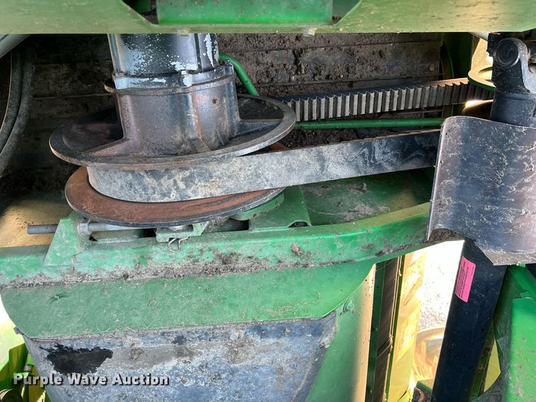 image for item DQ2161 2005 John Deere 9860 STS  combine