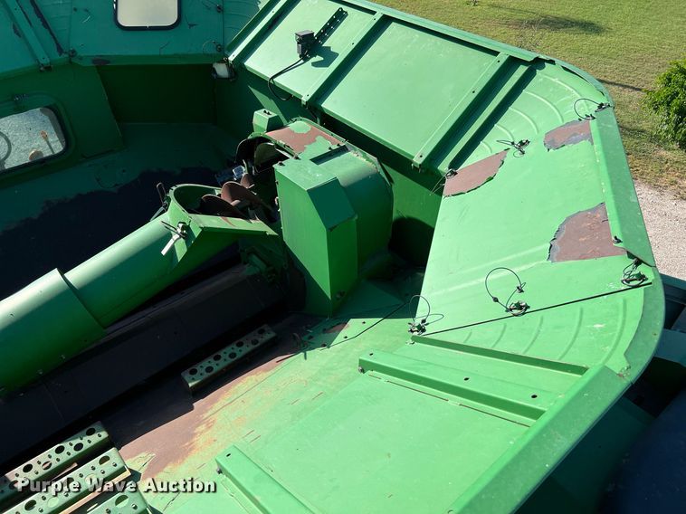 image for item DQ2161 2005 John Deere 9860 STS  combine