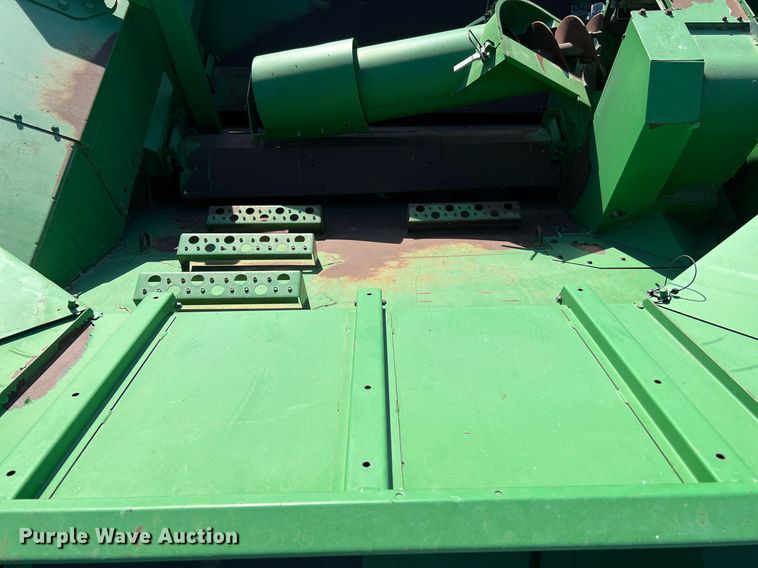 image for item DQ2161 2005 John Deere 9860 STS  combine