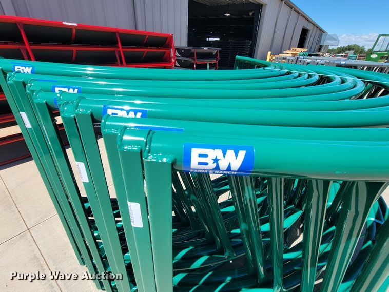 image for item HY9098 (5) B&W PT17020 hay bale feeders