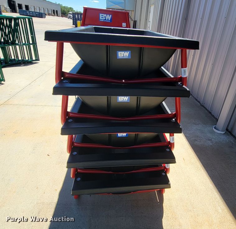 image for item HY9100 (5) B&W PT15080 bunk feeders