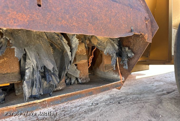 image for item IU9524 knight 7716 Slinger manure spreader