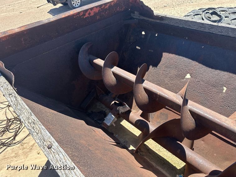 image for item IU9524 knight 7716 Slinger manure spreader