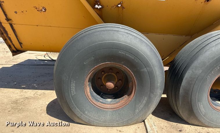 image for item IU9524 knight 7716 Slinger manure spreader