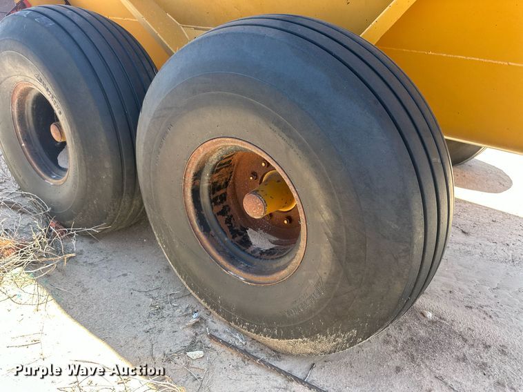 image for item IU9524 knight 7716 Slinger manure spreader