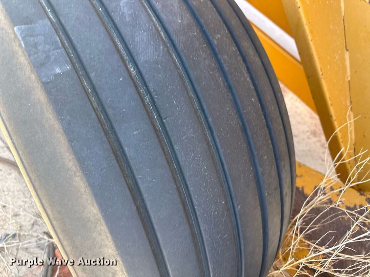 image for item IU9524 knight 7716 Slinger manure spreader