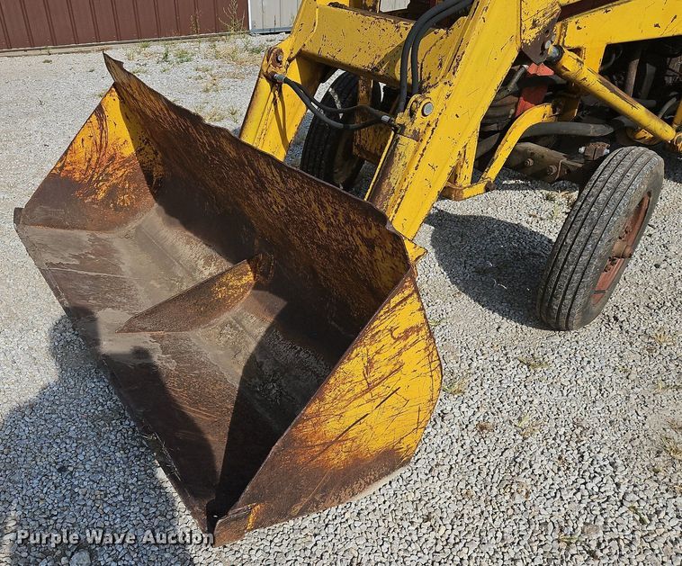 image for item LB9534 1960 Massey Ferguson 65  tractor