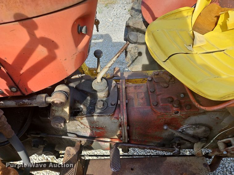 image for item LB9534 1960 Massey Ferguson 65  tractor