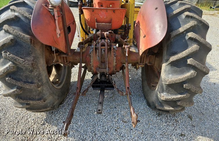 image for item LB9534 1960 Massey Ferguson 65  tractor