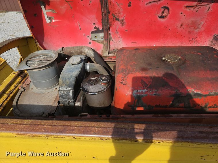 image for item LB9534 1960 Massey Ferguson 65  tractor