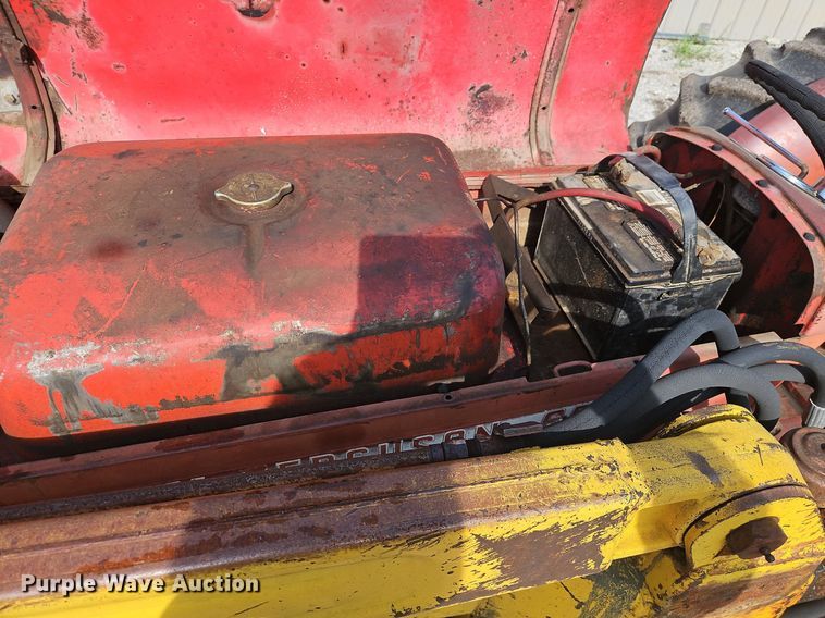 image for item LB9534 1960 Massey Ferguson 65  tractor