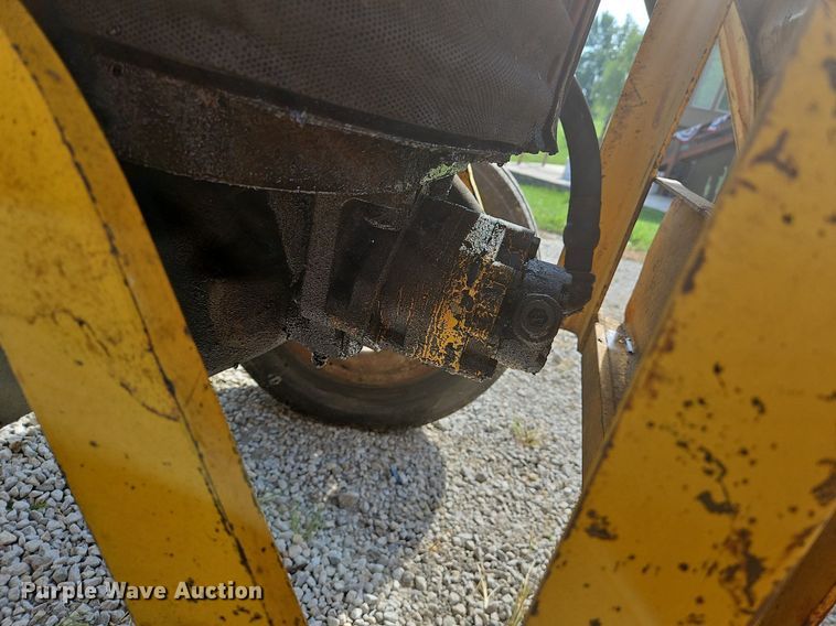 image for item LB9534 1960 Massey Ferguson 65  tractor