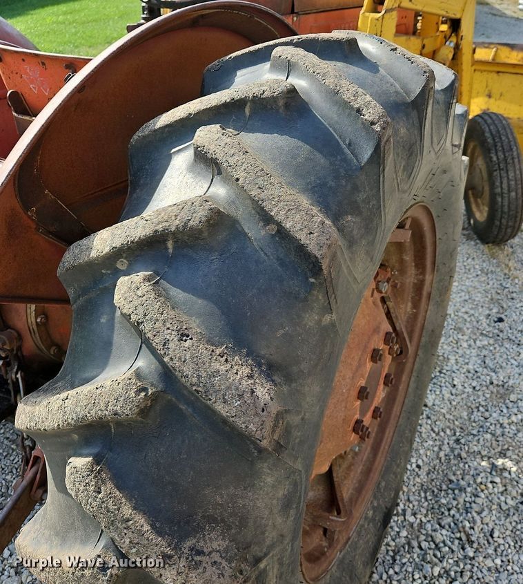 image for item LB9534 1960 Massey Ferguson 65  tractor