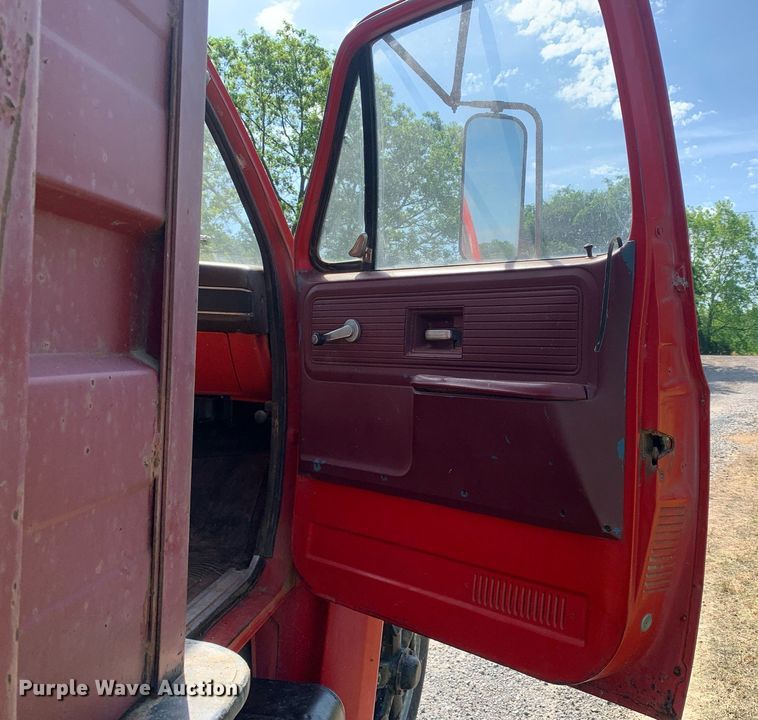 image for item LH9633 1979 Chevrolet C70  grain truck