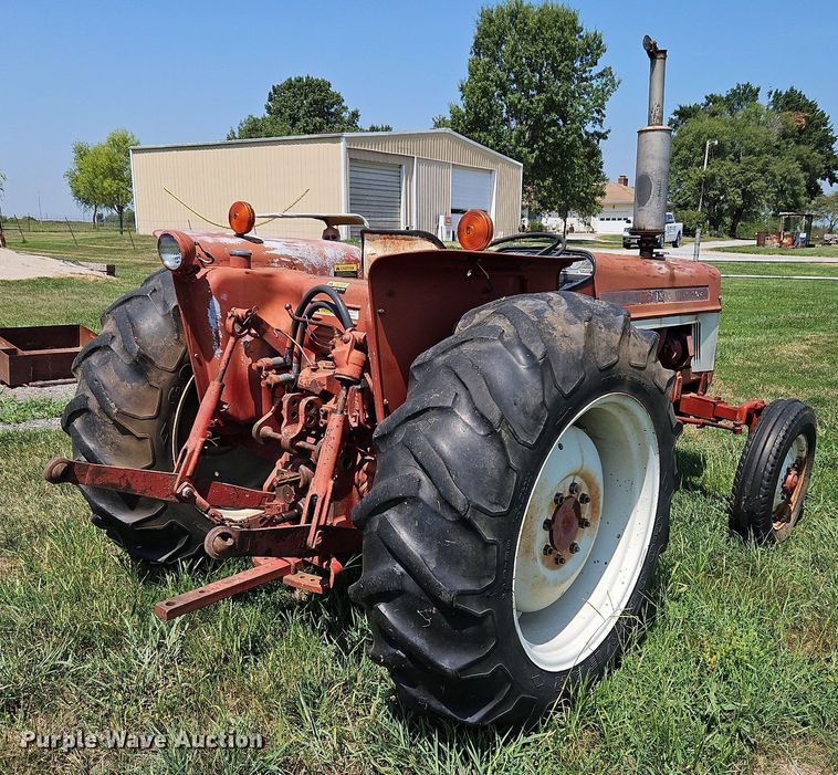 image for item LM9120 International 454  tractor