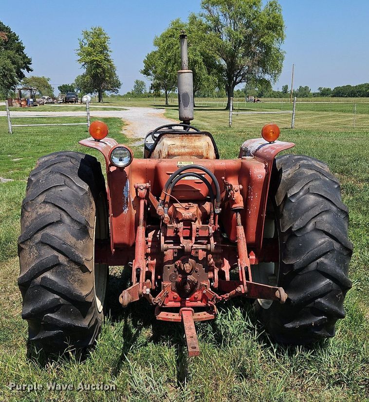 image for item LM9120 International 454  tractor