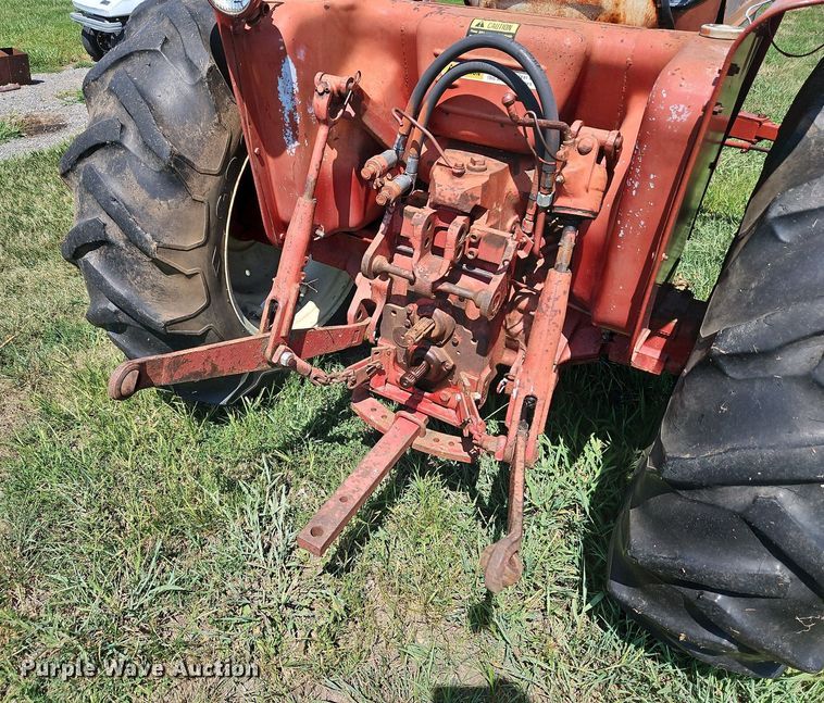 image for item LM9120 International 454  tractor