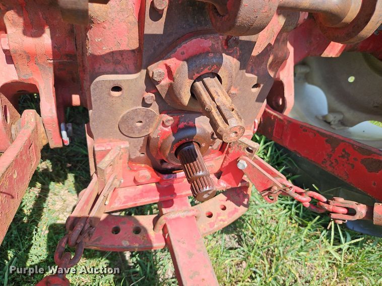 image for item LM9120 International 454  tractor