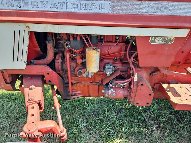 image for item LM9120 International 454  tractor
