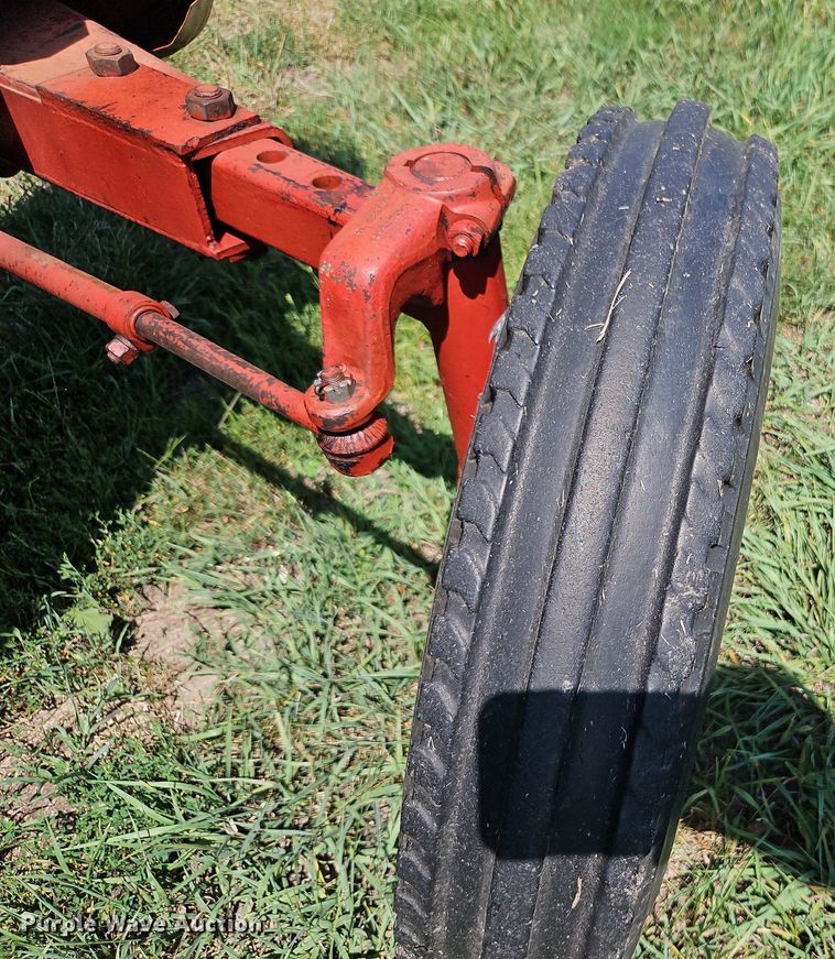 image for item LM9120 International 454  tractor