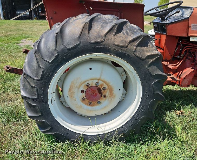 image for item LM9120 International 454  tractor