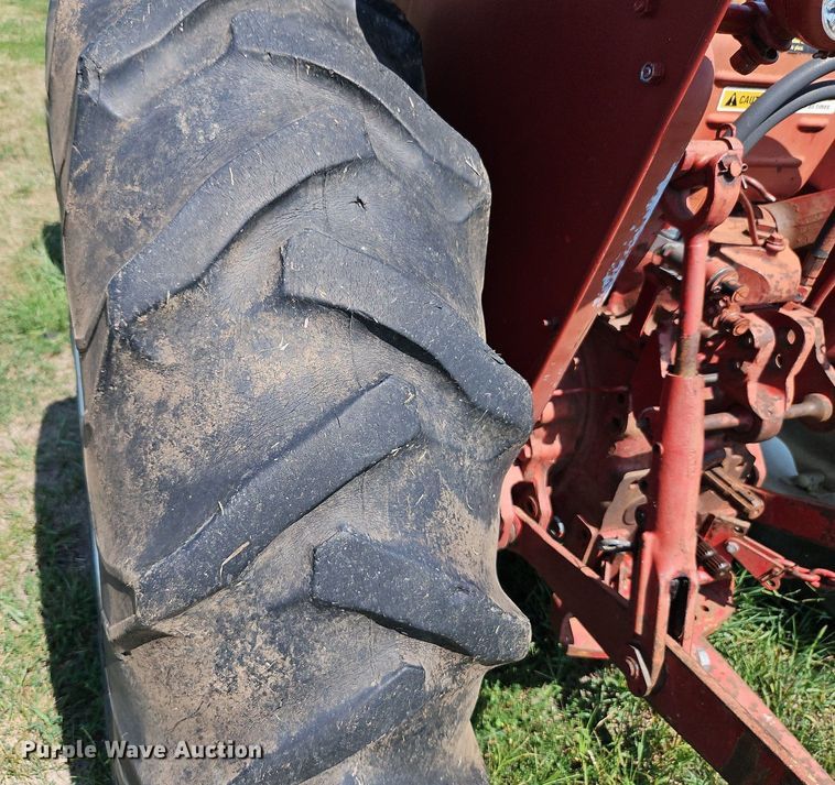 image for item LM9120 International 454  tractor