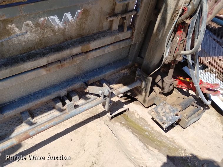 image for item LP9666 WW  squeeze chute