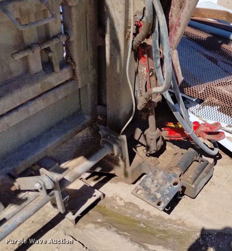 image for item LP9666 WW  squeeze chute