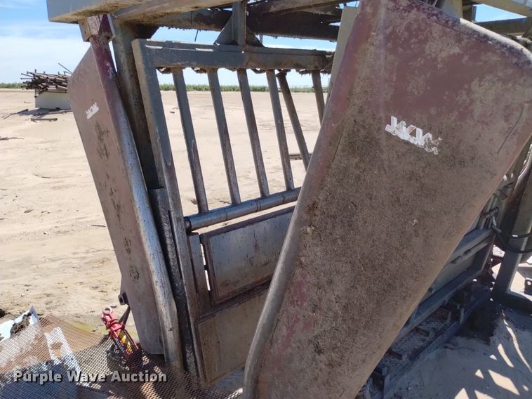 image for item LP9666 WW  squeeze chute