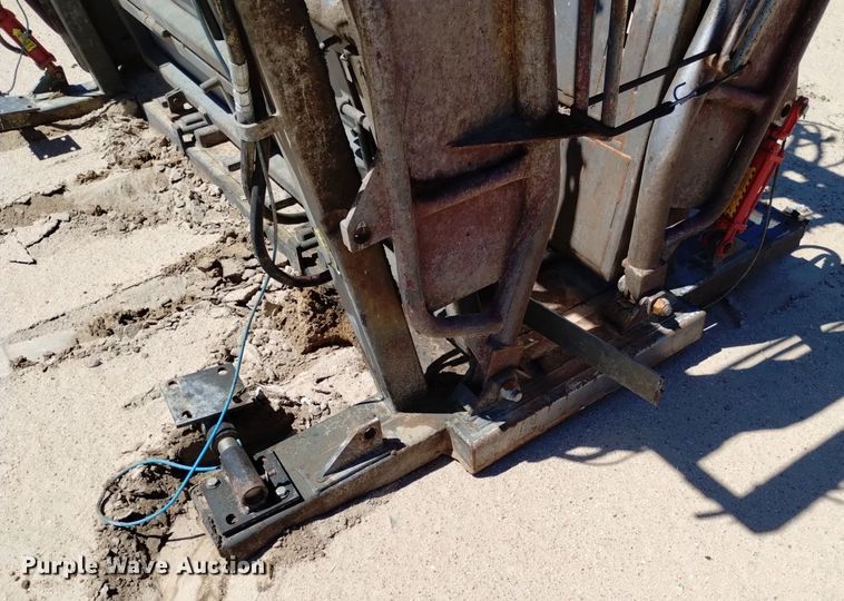 image for item LP9666 WW  squeeze chute