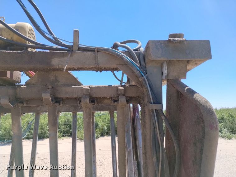 image for item LP9666 WW  squeeze chute