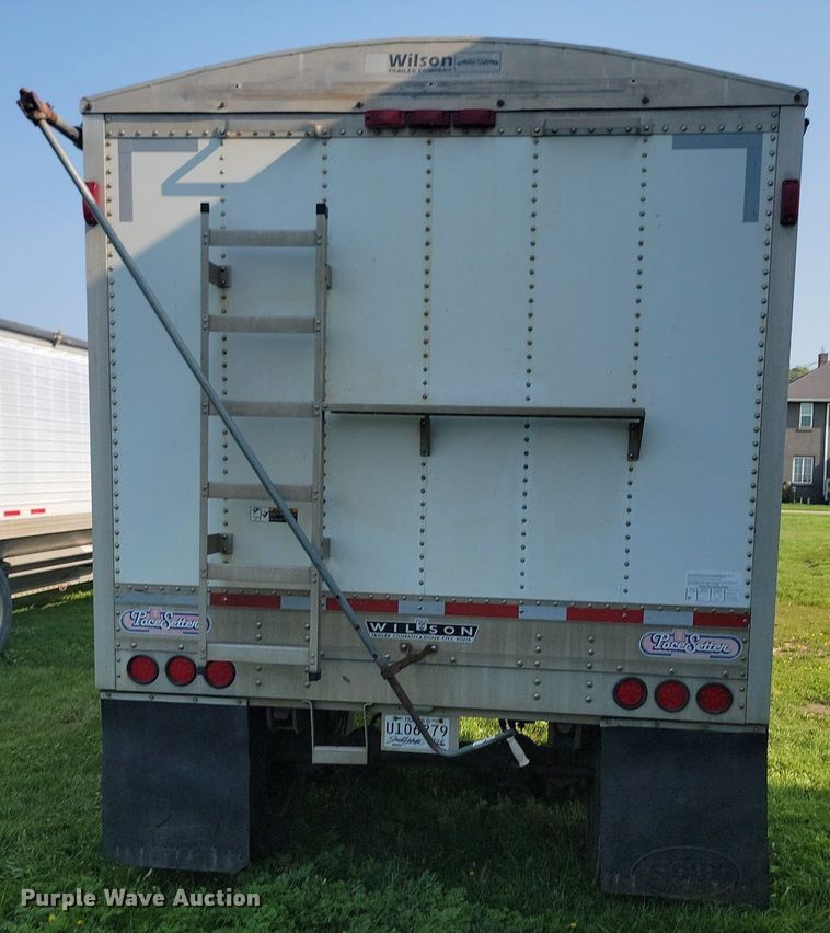 image for item LQ9105 2008 Wilson  grain trailer