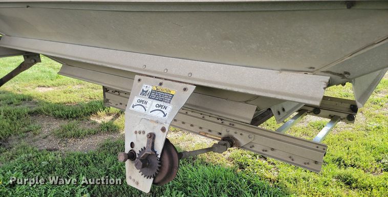 image for item LQ9105 2008 Wilson  grain trailer
