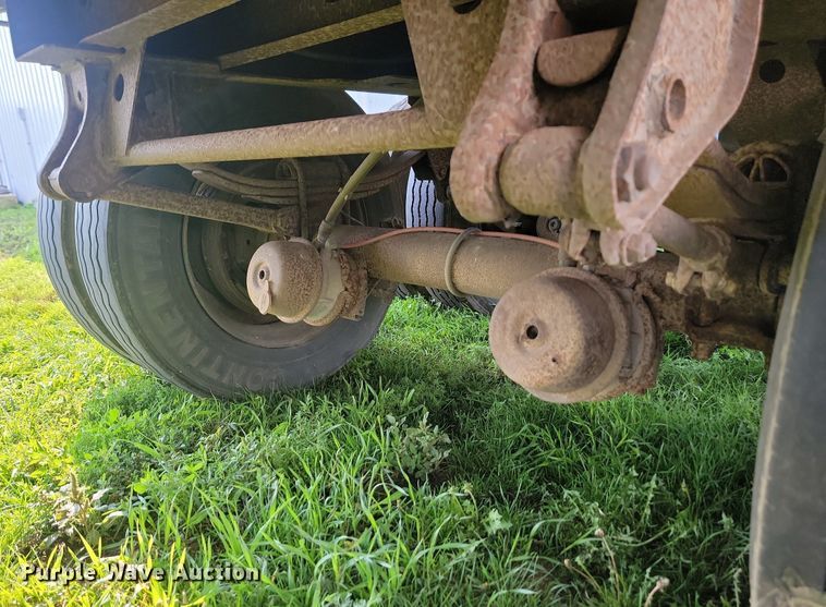 image for item LQ9105 2008 Wilson  grain trailer