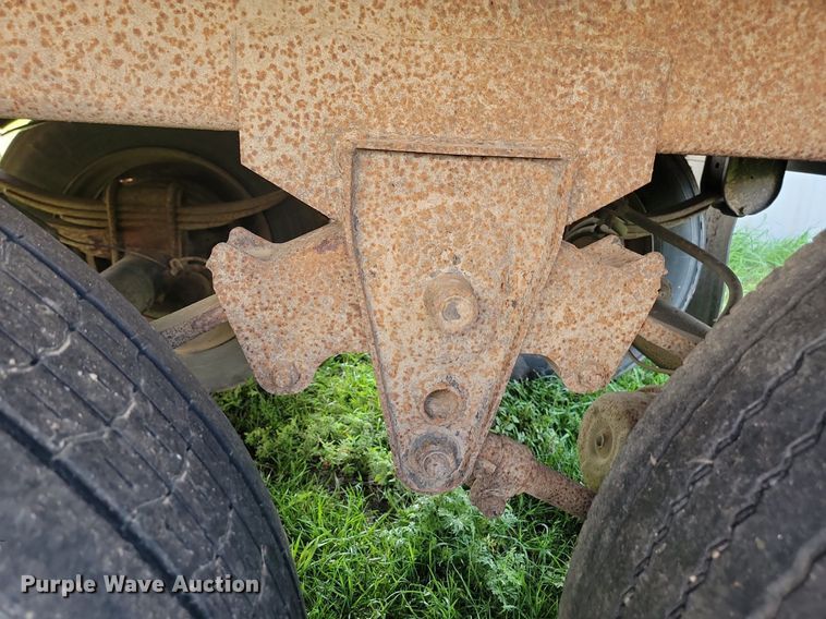 image for item LQ9105 2008 Wilson  grain trailer