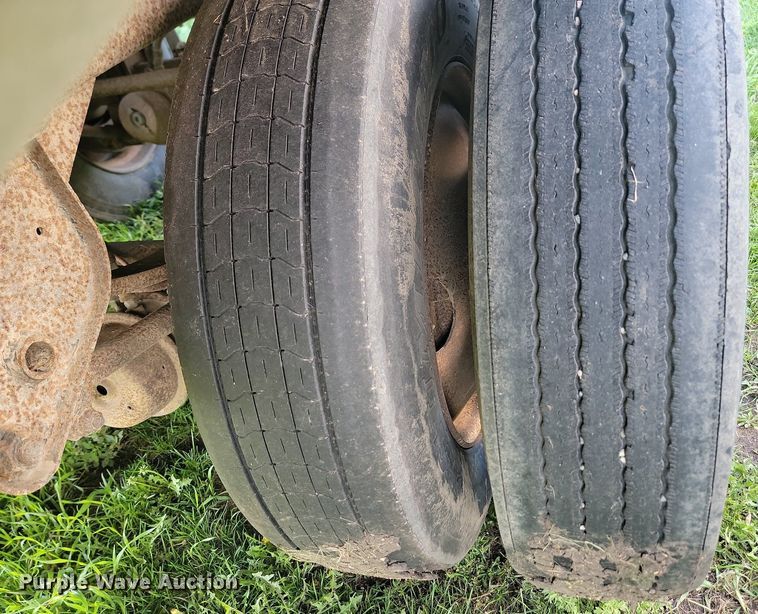 image for item LQ9105 2008 Wilson  grain trailer