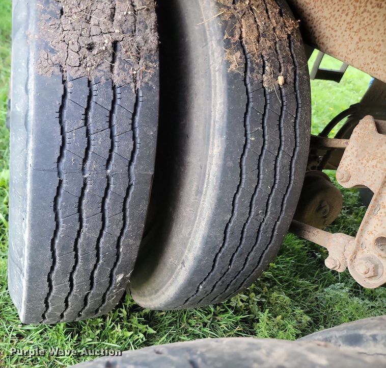 image for item LQ9105 2008 Wilson  grain trailer