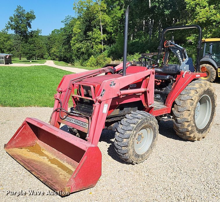 image for item LS9665 2000 Massey Ferguson 1250  MFWD tractor