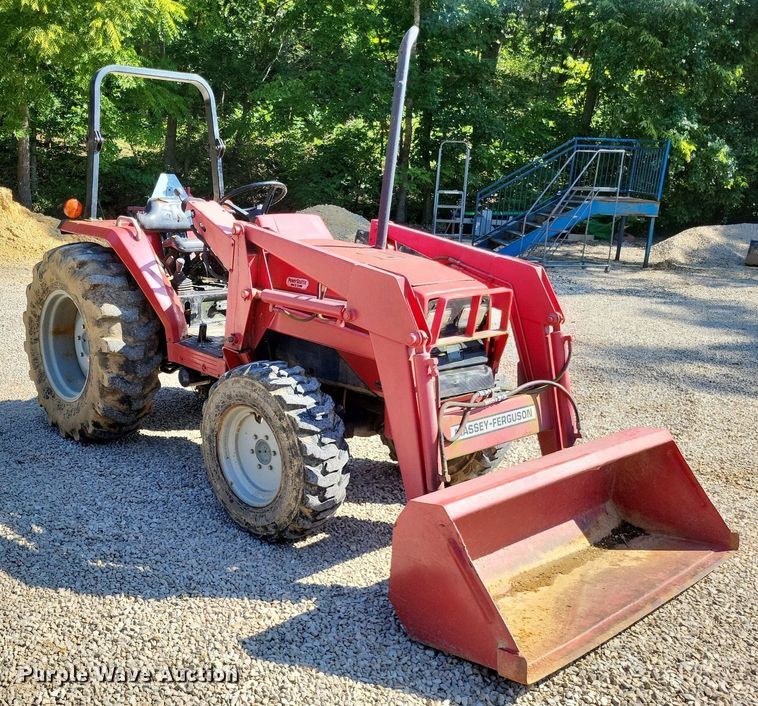 image for item LS9665 2000 Massey Ferguson 1250  MFWD tractor