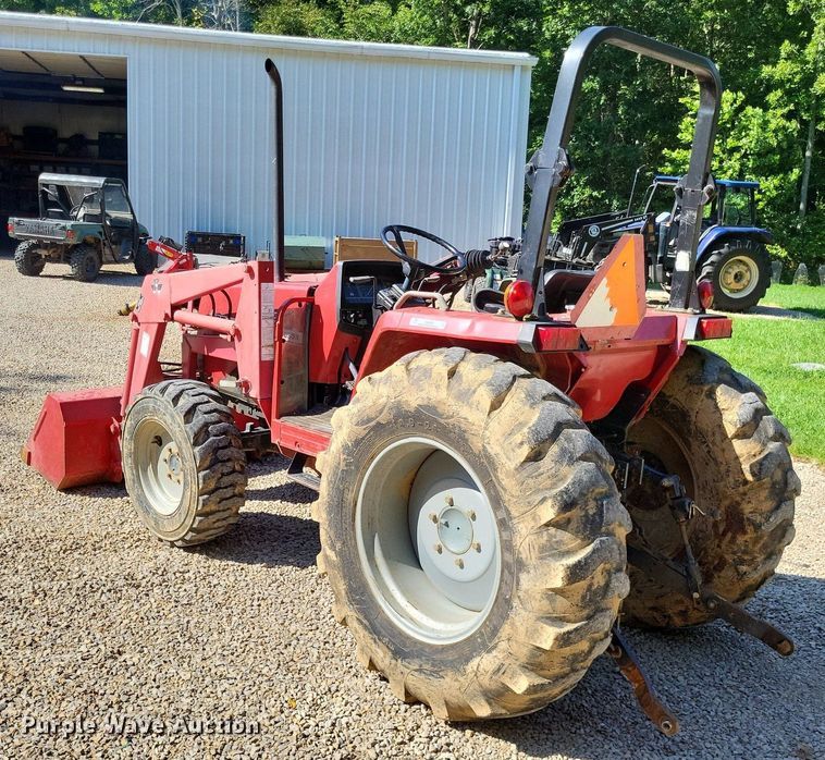 image for item LS9665 2000 Massey Ferguson 1250  MFWD tractor