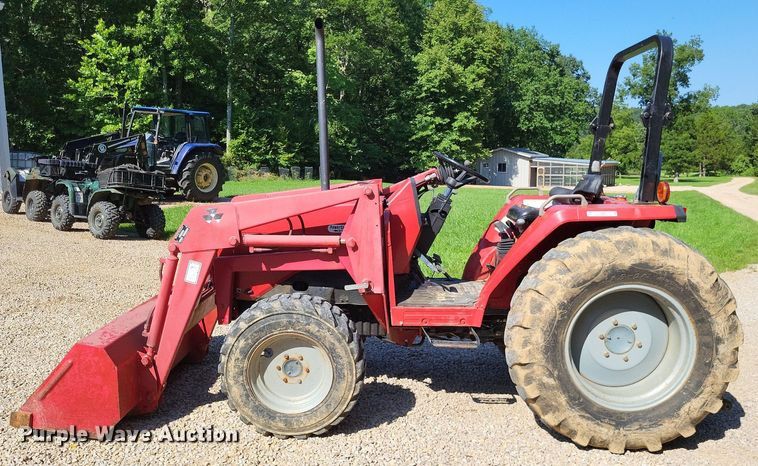 image for item LS9665 2000 Massey Ferguson 1250  MFWD tractor