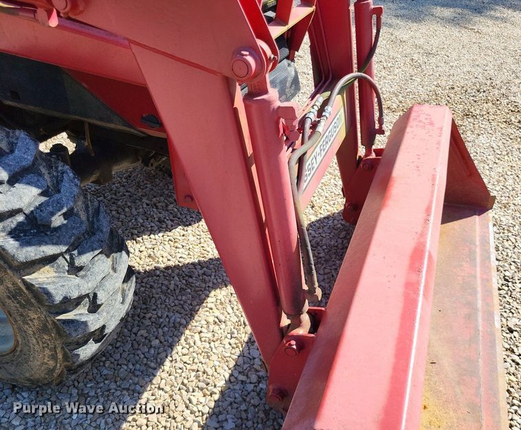 image for item LS9665 2000 Massey Ferguson 1250  MFWD tractor