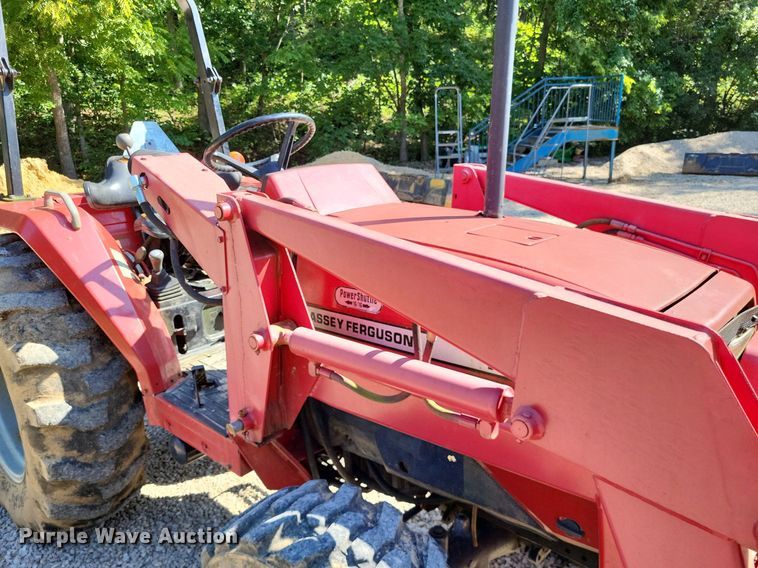image for item LS9665 2000 Massey Ferguson 1250  MFWD tractor