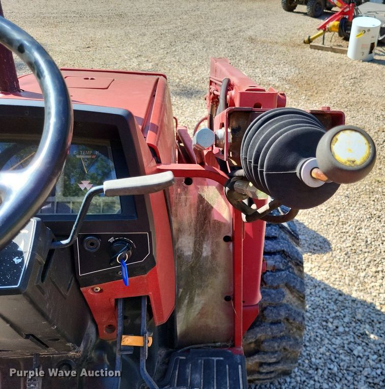 image for item LS9665 2000 Massey Ferguson 1250  MFWD tractor