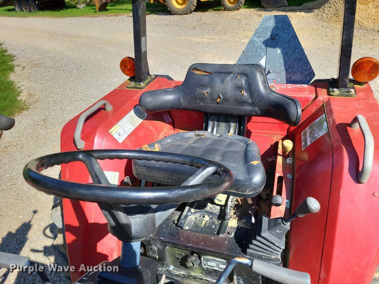 image for item LS9665 2000 Massey Ferguson 1250  MFWD tractor