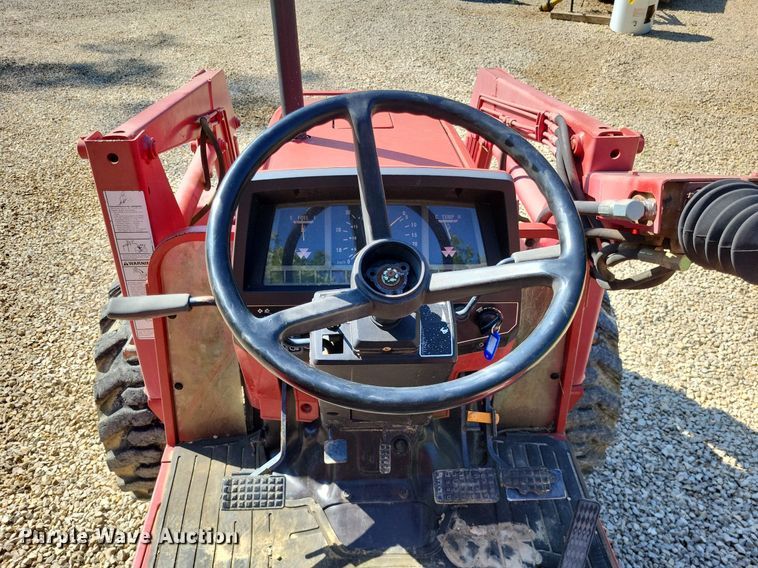 image for item LS9665 2000 Massey Ferguson 1250  MFWD tractor
