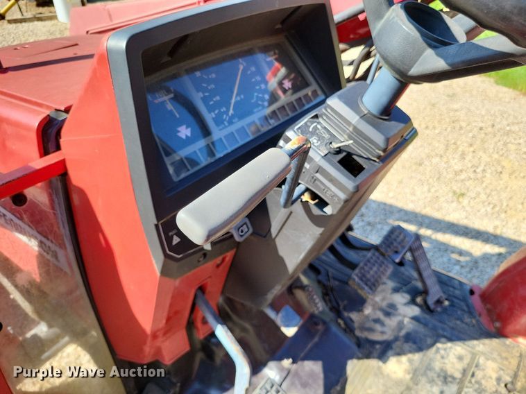 image for item LS9665 2000 Massey Ferguson 1250  MFWD tractor