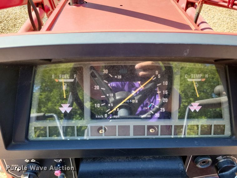 image for item LS9665 2000 Massey Ferguson 1250  MFWD tractor