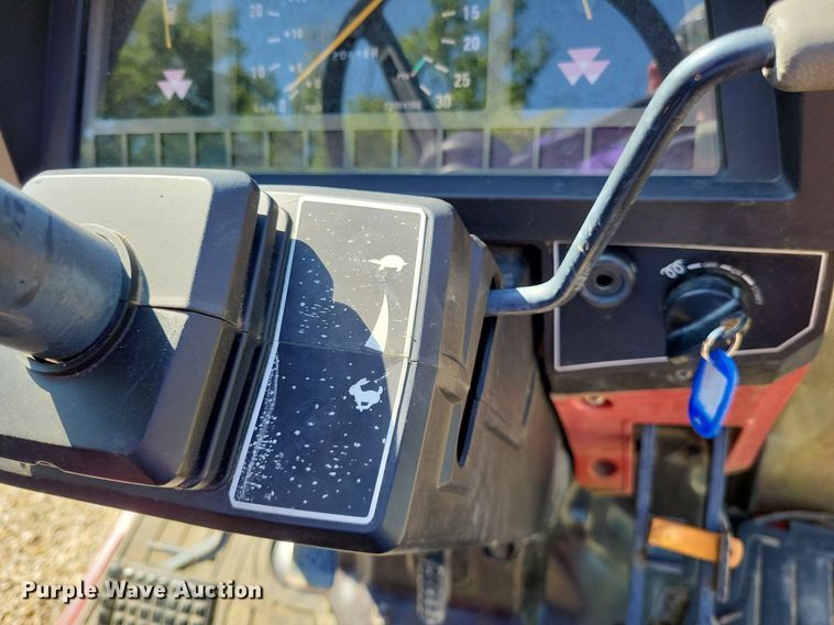 image for item LS9665 2000 Massey Ferguson 1250  MFWD tractor