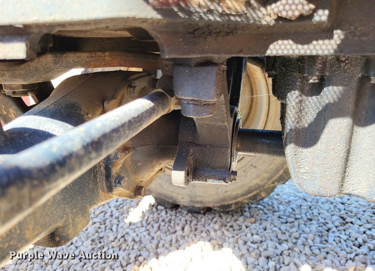 image for item LS9665 2000 Massey Ferguson 1250  MFWD tractor